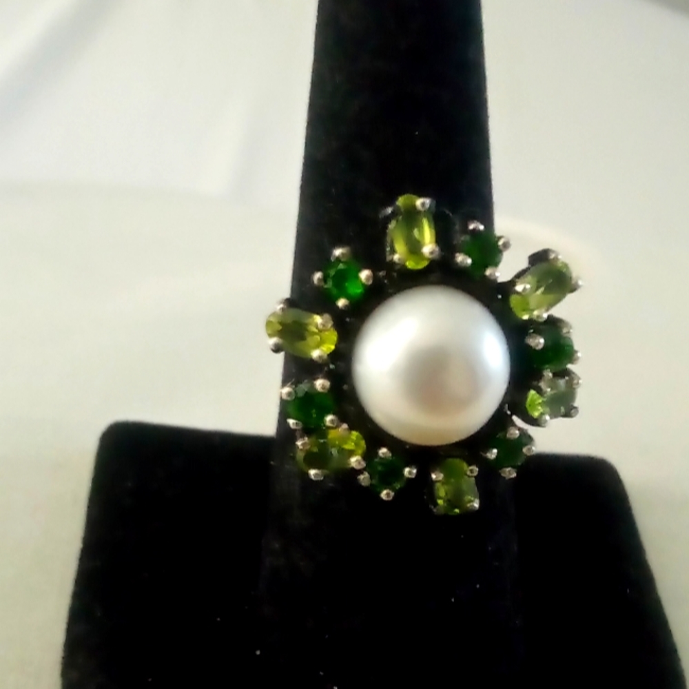 VINTAGE Petite natural 10mm salt water pearl ring Size 7.5